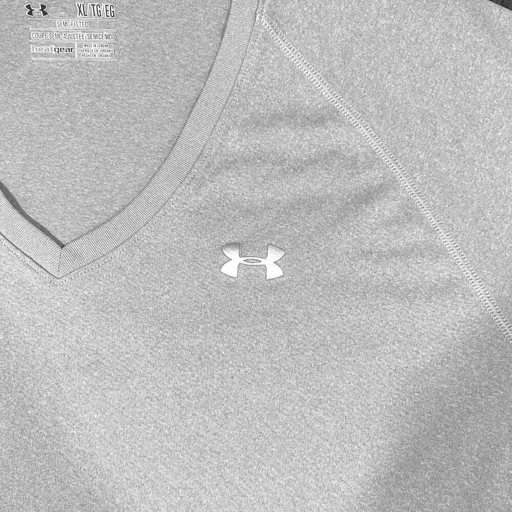 Under Armour Semi-Fitted Heat Gear V-Neck Shirt - Women's XL - Picture 3 of 6